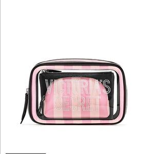 VICTORIA'S 
Signature Stripe Backstage Nested Trio